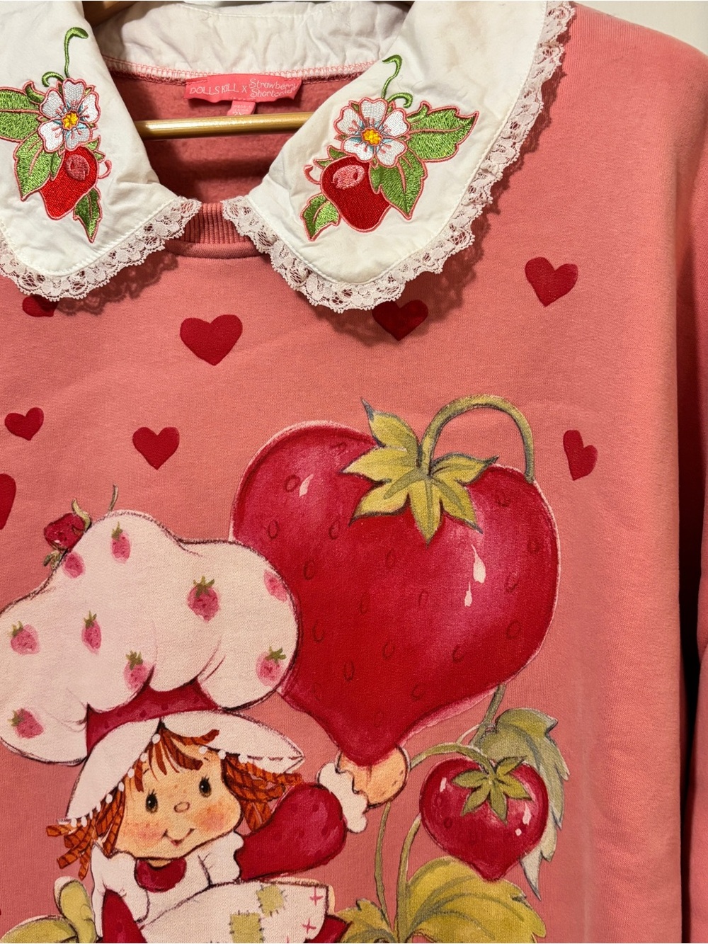 Dolls Kill X Strawberry Shortcake Sweatshirt Size XXL Crewneck Kawaii Twee Retro - Picture 2 of 8